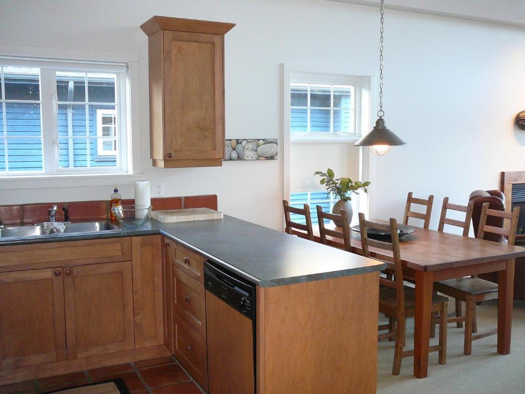 Ferienwohnung 203 At Water'S Edge Ucluelet Zimmer foto